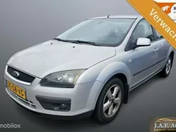 Grijs Gebruikt 2005 Ford Focus Sedan | € 1.499 (Eerlijke prijs)