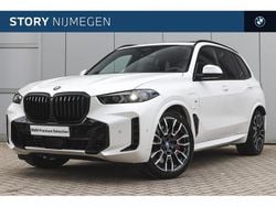 Mineralweiss (licht wit metallic) Gebruikt 2024 BMW X5 Comfort Edition SUV | € 99.950 (Goede deal)