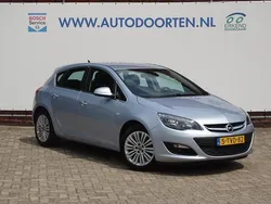 Grijs Gebruikt 2014 Opel Astra Design Edition Hatchback | € 9.950 (Iets duurder)