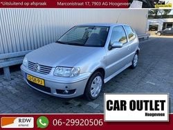 Grijs Gebruikt 2001 VW Polo Comfortline Hatchback | € 1.950 (Super prijs)