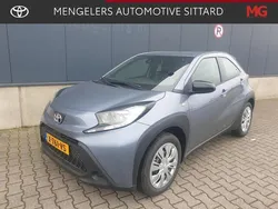 Grijs Gebruikt 2024 Toyota Aygo Play Hatchback | € 22.250 (Eerlijke prijs)