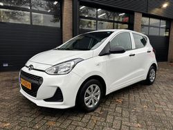 Wit Gebruikt 2017 Hyundai i10 Hatchback | € 8.750 (Eerlijke prijs)