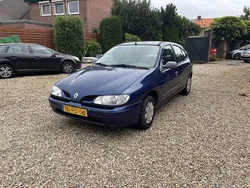Blauw Gebruikt 1998 Renault Mégane Sedan | € 1.000