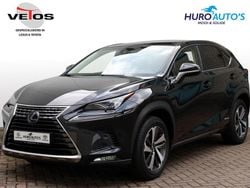 Zwart, metallic lak Gebruikt 2018 Lexus NX300h President Line SUV | € 36.750 (Eerlijke prijs)