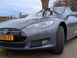Zilver Gebruikt 2014 Tesla Model S Sedan | € 16.500 (Eerlijke prijs)