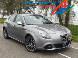Grijs Gebruikt 2014 Alfa Romeo Giulietta Distinctive Hatchback | € 9.950 (Eerlijke prijs)