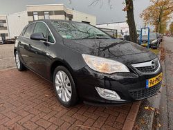 Zwart Gebruikt 2011 Opel Astra Cosmo Hatchback | € 4.850 (Eerlijke prijs)