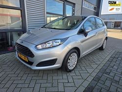 Grijs (metallic) Gebruikt 2014 Ford Fiesta Style Hatchback | € 3.250