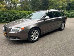 Beige Gebruikt 2009 Volvo V70 Summum Stationwagen | € 11.333 (Goede deal)