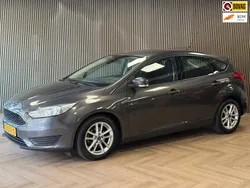Grijs Gebruikt 2015 Ford Focus Trend Hatchback | € 5.995 (Eerlijke prijs)