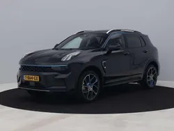 Zwart, metallic lak Gebruikt 2023 Lynk & Co 01 SUV | € 25.900 (Eerlijke prijs)