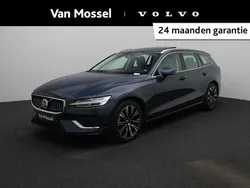 Blauw, metallic lak Gebruikt 2022 Volvo V60 Ultimate Stationwagen | € 46.900 (Eerlijke prijs)