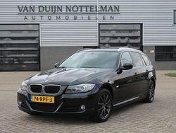Zwart Gebruikt 2011 BMW 318 Luxury Line Stationwagen | € 12.950