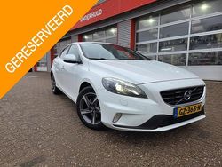 Wit Gebruikt 2015 Volvo V40 Business Edition Hatchback | € 6.995 (Eerlijke prijs)