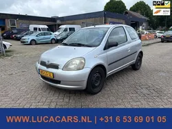 Grijs Gebruikt 2002 Toyota Yaris Sol Hatchback | € 600
