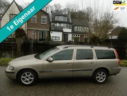 Beige, metallic lak Gebruikt 2002 Volvo V70 Comfort Stationwagen | € 1.995 (Eerlijke prijs)