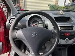 Rood Gebruikt 2008 Peugeot 107 Hatchback | € 1.750 (Eerlijke prijs)