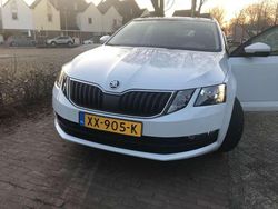 Wit Gebruikt 2017 Skoda Octavia G-TEC Stationwagen | € 5.000
