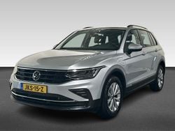 Grijs Gebruikt 2023 VW Tiguan Life SUV | € 31.945 (Super prijs)