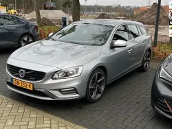 Grijs Gebruikt 2015 Volvo V60 R-Design Stationwagen | € 16.395 (Iets duurder)