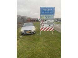 Grijs Gebruikt 2015 Audi A3 Attraction Sedan | € 11.950 (Eerlijke prijs)