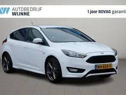 Wit Gebruikt 2017 Ford Focus ST-Line Hatchback | € 10.950 (Eerlijke prijs)