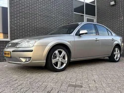 Beige Gebruikt 2005 Ford Mondeo Ghia Sedan | € 2.145 (Goede deal)