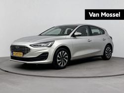Grijs Gebruikt 2022 Ford Focus Style Hatchback | € 18.400 (Goede deal)