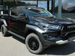 Zwart, metallic lak Nieuw 2024 Toyota HiLux Sport Pickup | € 66.544 (Duur)