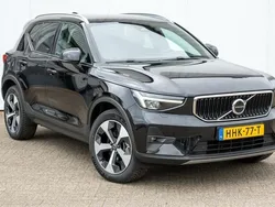Zwart Gebruikt 2024 Volvo XC40 Core SUV | € 43.750 (Eerlijke prijs)