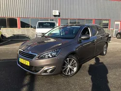 Grijs, metallic lak Gebruikt 2015 Peugeot 308 Premium Stationwagen | € 6.999 (Eerlijke prijs)