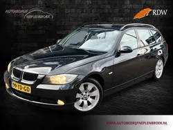 Zwart, metallic lak Gebruikt 2006 BMW 318 Stationwagen | € 3.750 (Iets duurder)