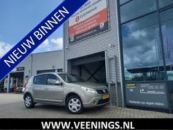 Grijs Gebruikt 2011 Dacia Sandero Lauréate Hatchback | € 3.800 (Eerlijke prijs)
