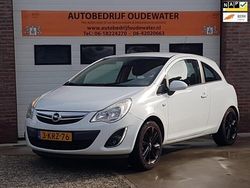 Wit Gebruikt 2013 Opel Corsa Edition Hatchback | € 1.995 (Eerlijke prijs)