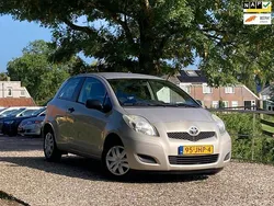Beige Gebruikt 2009 Toyota Yaris Hatchback | € 3.750 (Eerlijke prijs)