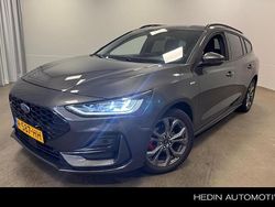 Grijs Gebruikt 2022 Ford Focus ST-Line Stationwagen | € 19.945 (Eerlijke prijs)