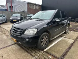 Zwart Gebruikt 2005 Mercedes ML350 SUV | € 3.450