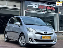 Grijs Gebruikt 2012 Toyota Verso-S MPV | € 10.999 (Goede deal)
