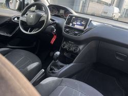 Zwart Gebruikt 2013 Peugeot 208 Hatchback | € 7.000 (Duur)