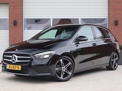 Zwart Gebruikt 2019 Mercedes B180 AMG line MPV | € 20.895 (Goede deal)