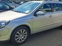 Grijs Gebruikt 2005 Opel Astra Essentia Stationwagen | € 950 (Super prijs)