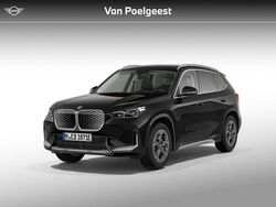 Saphirschwarz metallic (zwart metallic) Nieuw 2025 BMW iX1 SUV | € 46.343