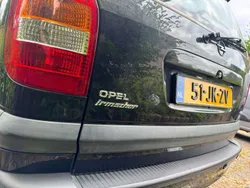 Zwart Gebruikt 2002 Opel Zafira Elegance MPV | € 2.000 (Eerlijke prijs)