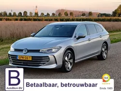 Grijs Gebruikt 2024 VW Passat Elegance Stationwagen | € 39.950 (Eerlijke prijs)