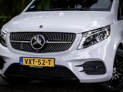 Wit Gebruikt 2023 Mercedes V300 AMG line MPV | € 74.500 (Eerlijke prijs)