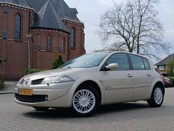 Beige Gebruikt 2006 Renault Mégane II Hatchback | € 1.799 (Iets duurder)