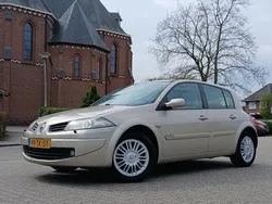 Beige Gebruikt 2006 Renault Mégane II Hatchback | € 1.799 (Eerlijke prijs)