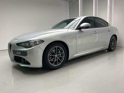 Grijs Gebruikt 2017 Alfa Romeo Giulia Sedan | € 19.950 (Eerlijke prijs)