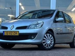 Grijs Gebruikt 2006 Renault Clio II Dynamique Hatchback | € 1.494 (Goede deal)