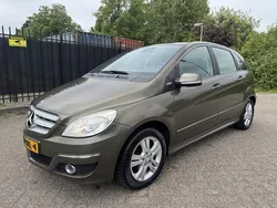 Bruin, metallic lak Gebruikt 2011 Mercedes B160 Business MPV | € 5.950 (Eerlijke prijs)